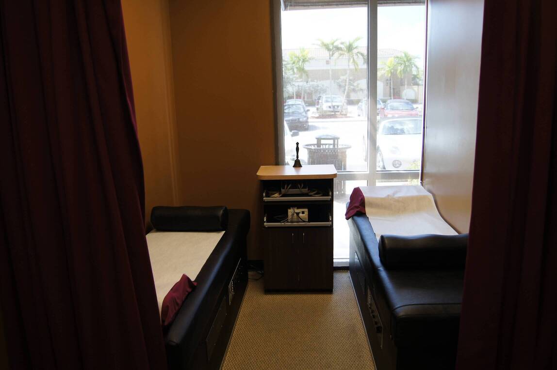 Chiropractic adjustment room Cobblestone Spine Royal Palm Beach FL